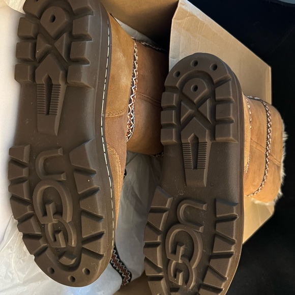 UGG Australia Sundance Tall Revival Women’s Boots - Picture 6 of 8